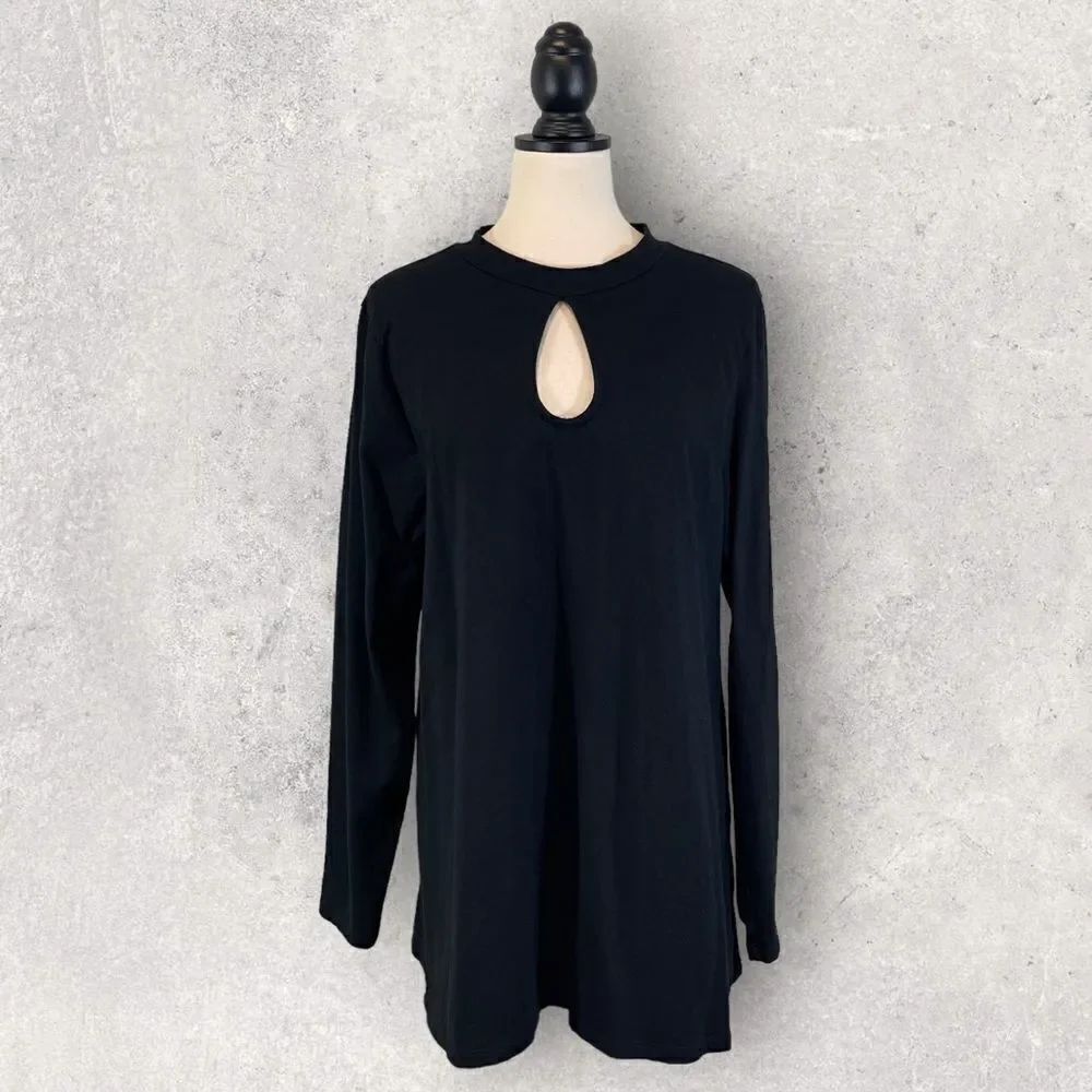 Torrid Black Keyhole Open Back Top Tunic Long Sleeve Mock Neck, Size 3X